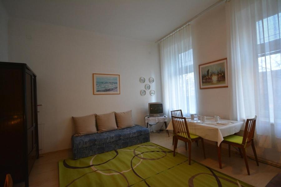 Vienna Holiday Apartments Экстерьер фото